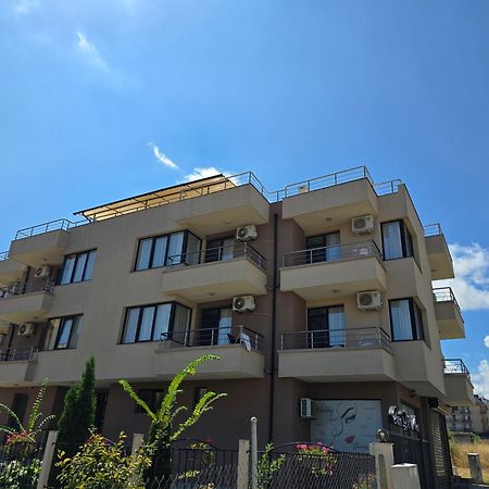Casa Del Mar Hotel Primorsko Bagian luar foto