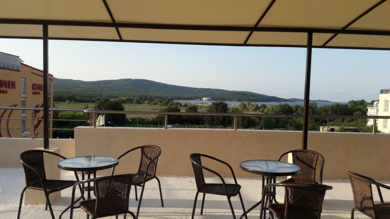 Casa Del Mar Hotel Primorsko Bagian luar foto