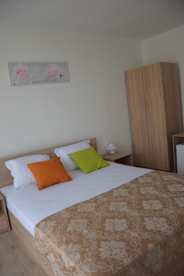 Casa Del Mar Hotel Primorsko Bagian luar foto